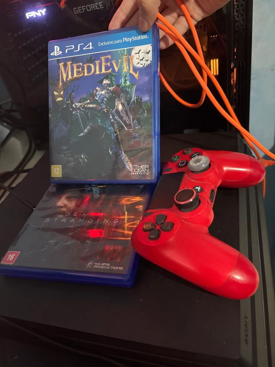 Ps4 pro + 2 jogos - Foto 2