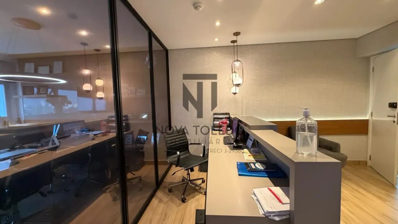 LOCAÇÃO DE SALA TOTALMENTE MOBILIADA E DECORADA, COM RECEPÇÃO, AR CONDICIONADO, ANDAR ALTO - Foto 3