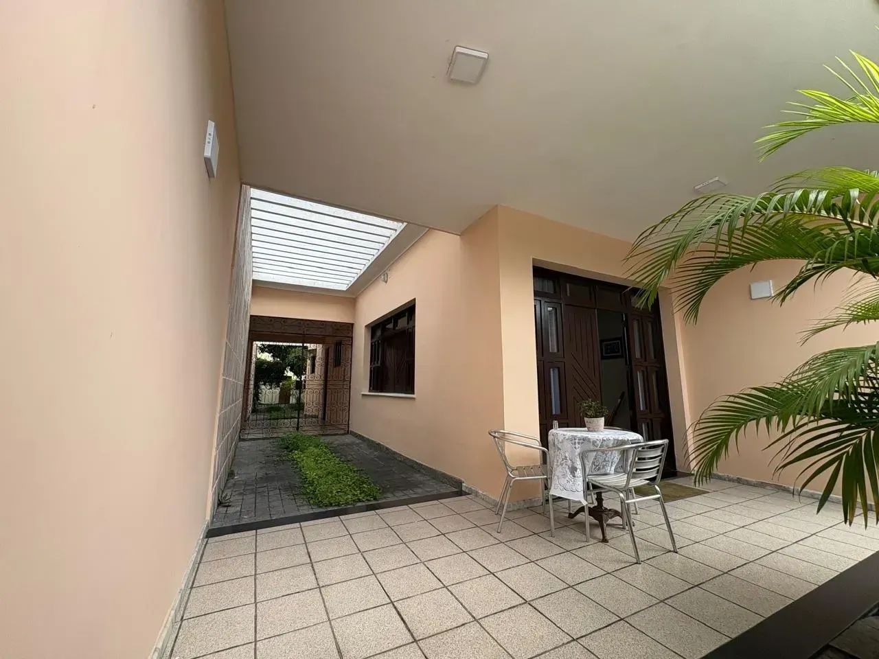 Casa para comercio na Av Pedro Calazans 390m2 - Foto 2