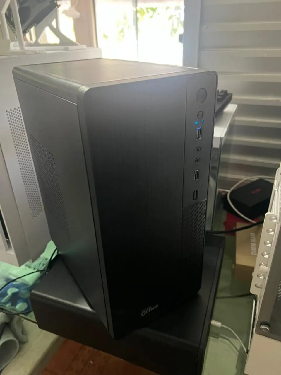 Dell vostro 3470 8 ddr4 i3 9100 ssd placa de vídeo uhd 630