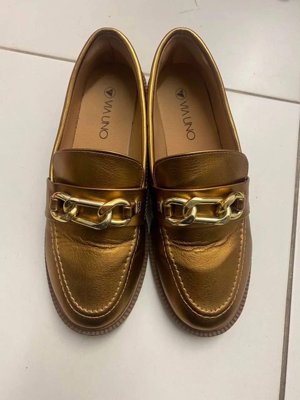 Mocassim Via Uno Dourado TAM 37