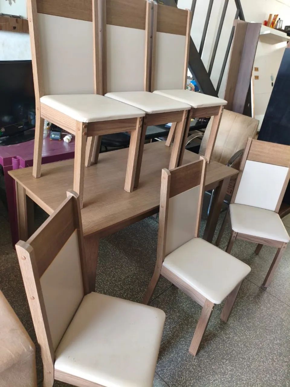 Mesa com 6 cadeiras bem conservada entrego aproveita * - Foto 3