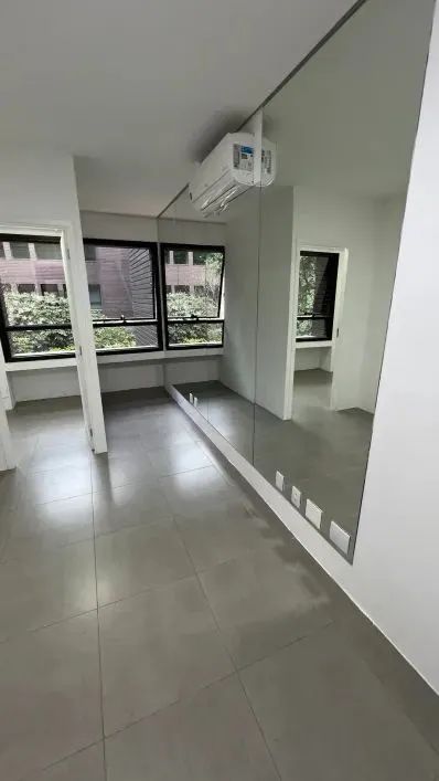 Sala comercial em Granja Viana, 41m2.