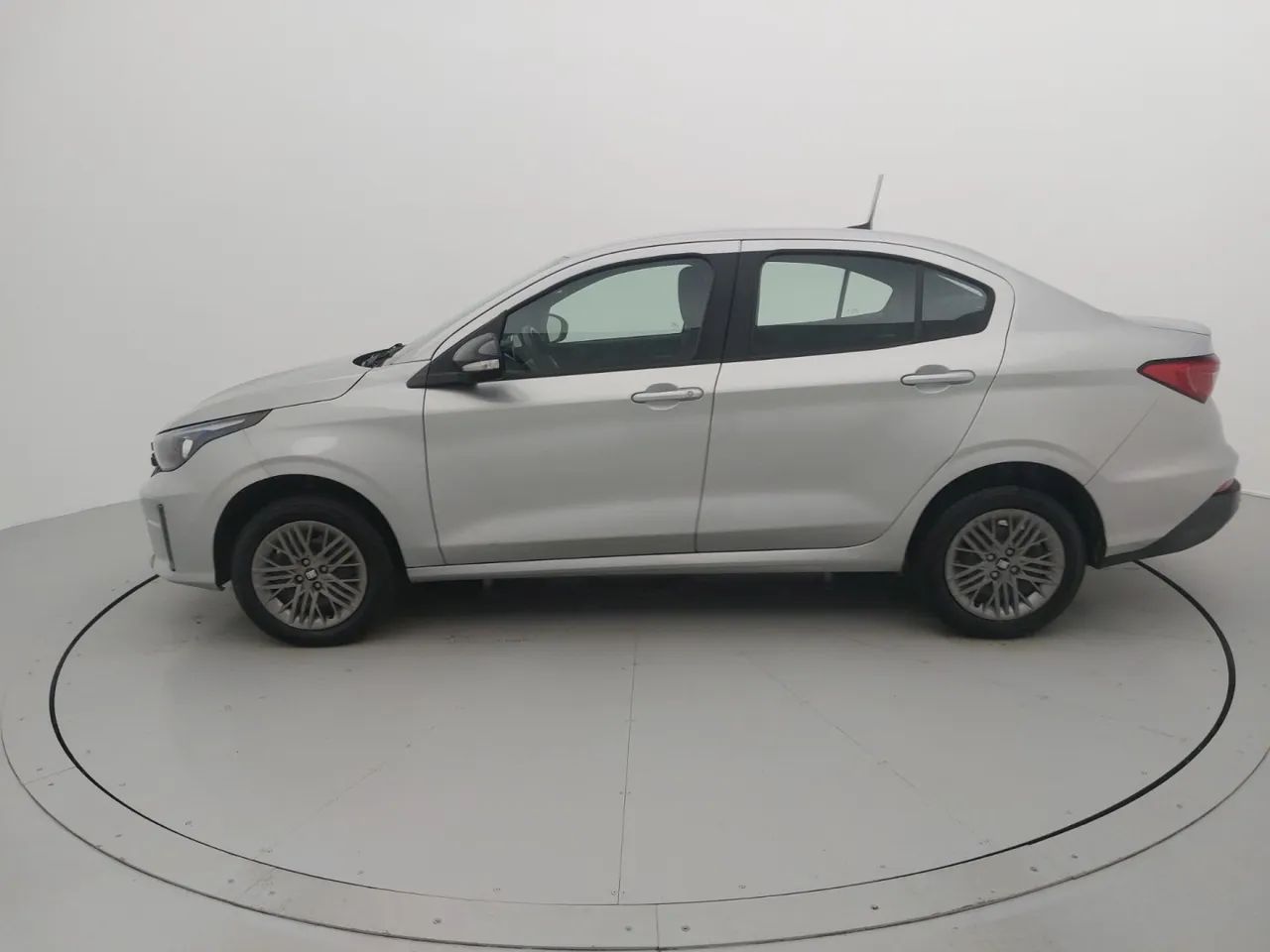 Fiat Cronos Drive 1.0 6V, foto 2 de 18