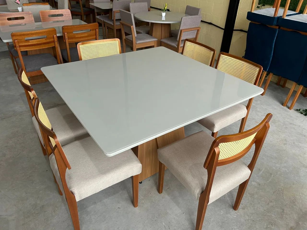 Mesa de Jantar com 6 cadeiras, tampo quadrado - Foto 3