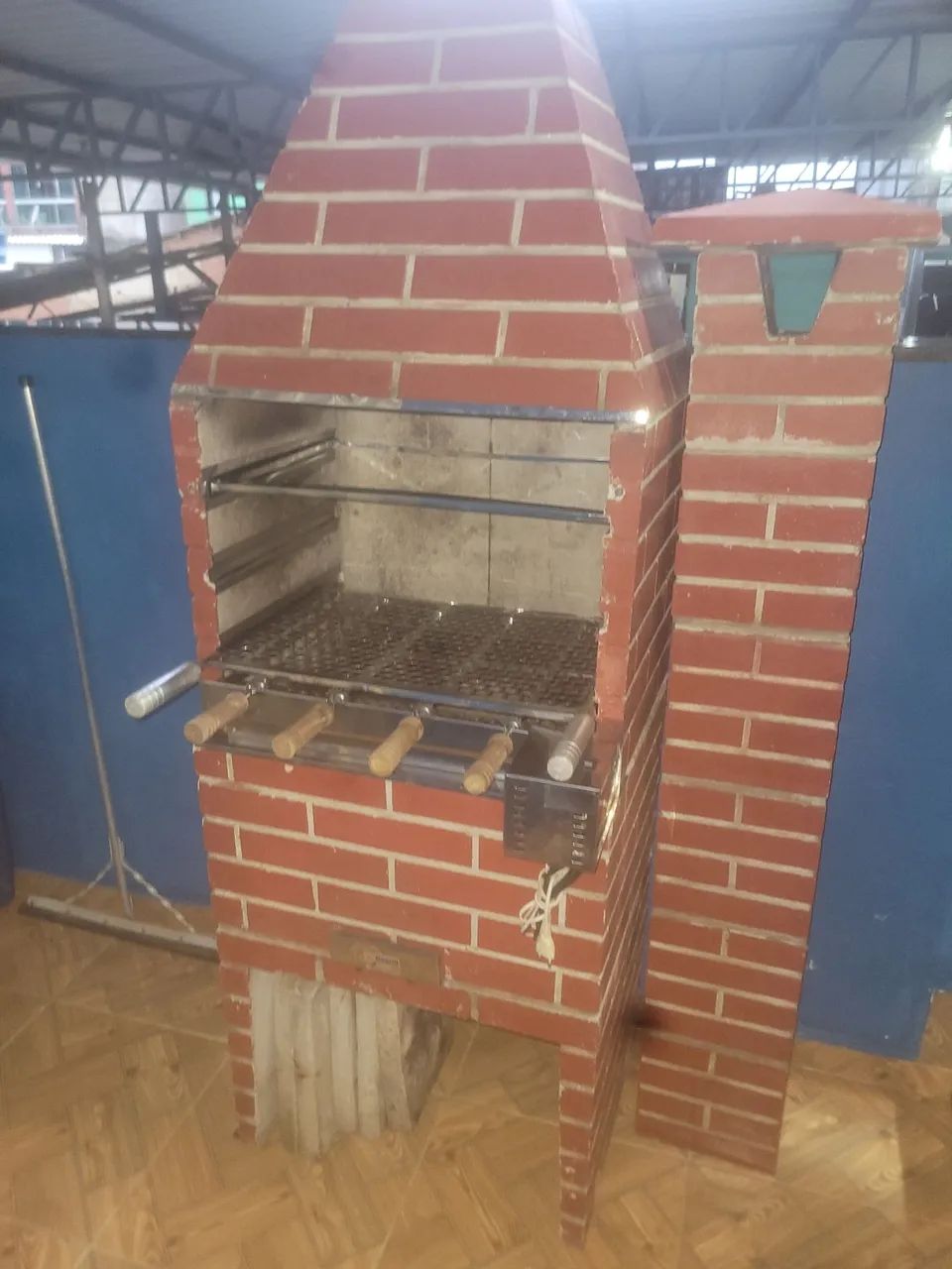 Churrasqueira de tijolos em ótimo estado  - Foto 4