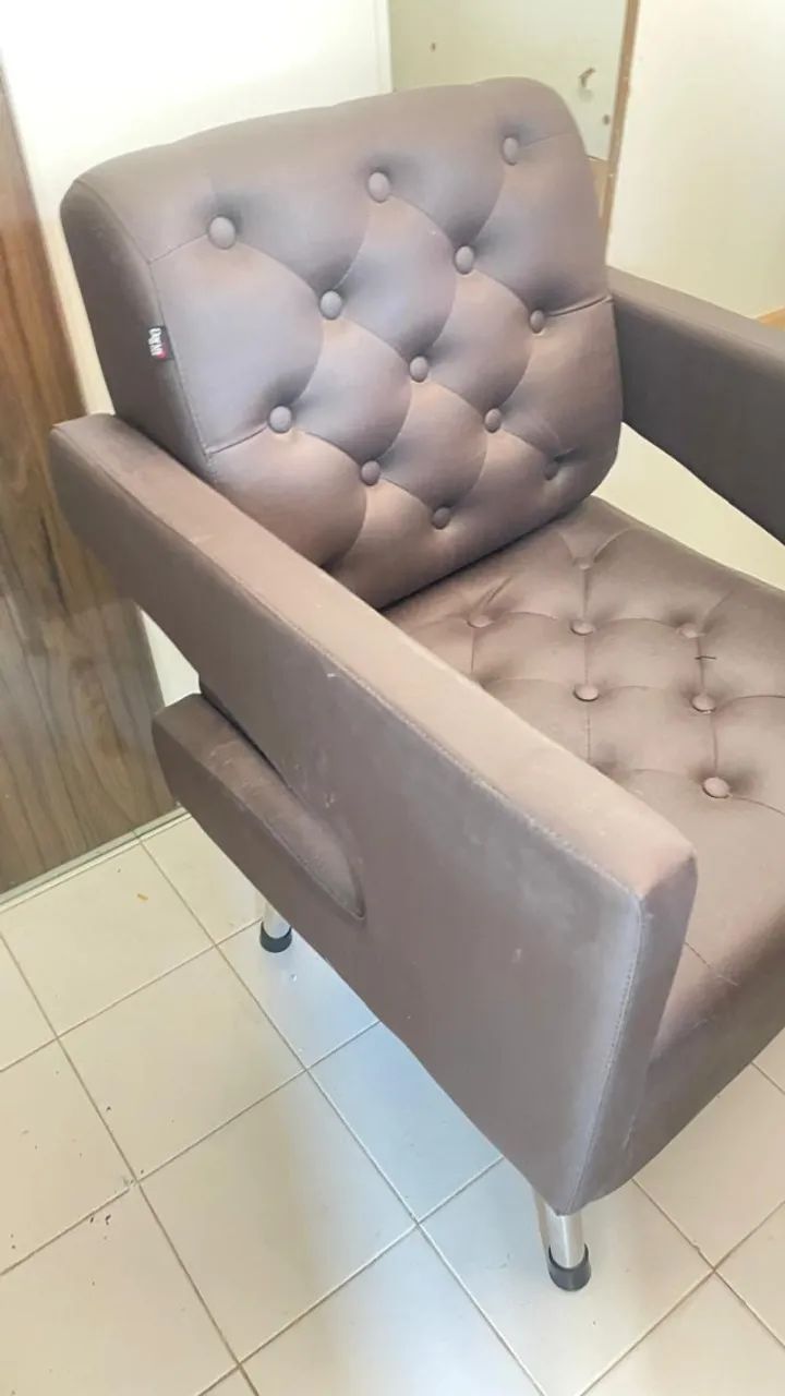 Poltrona/Sofá Spyder Captonê para salão de beleza
