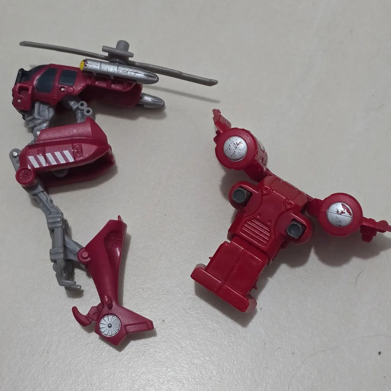 Kit de brinquedos robos estilo transformers. - Foto 4