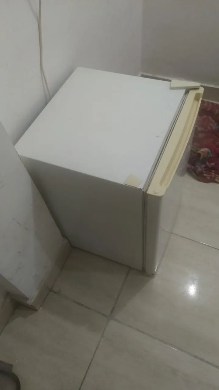 Frigobar Philco 85  70 litros - Foto 4