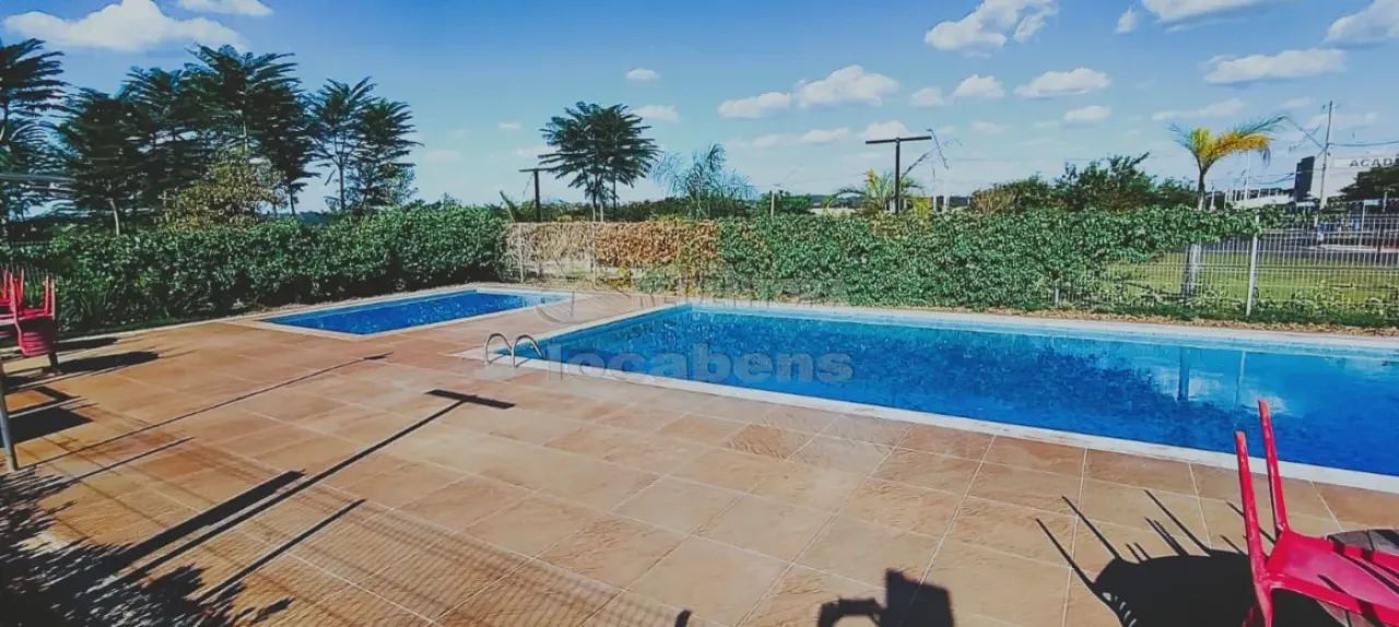 Casa em condomínio, com 2 dormitórios