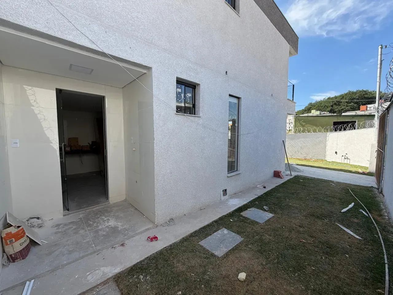 Casa com 3 quartos sendo 1 suíte 3 banheiros 1 vaga - Foto 4