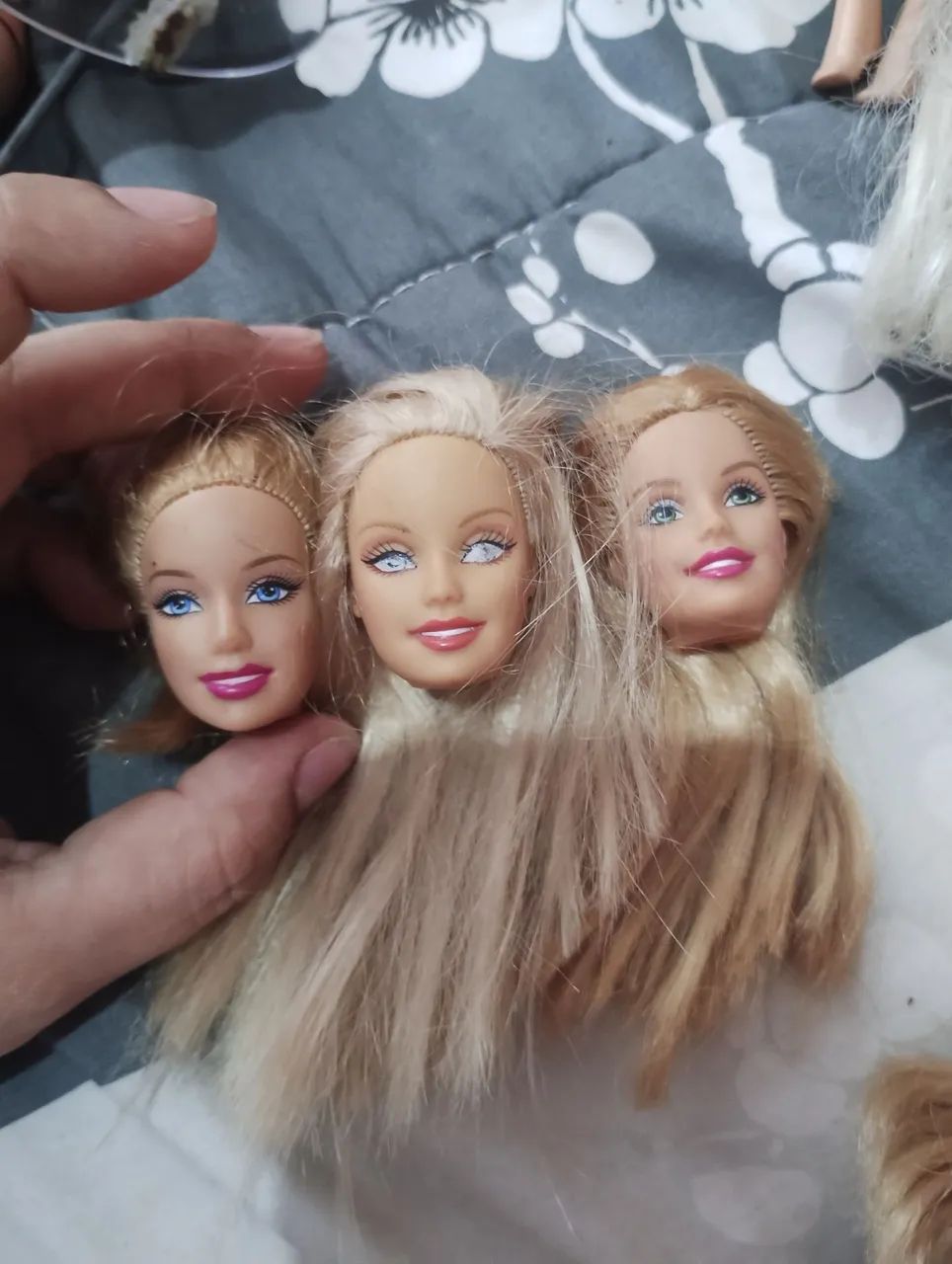 Cabeça de boneca barbie