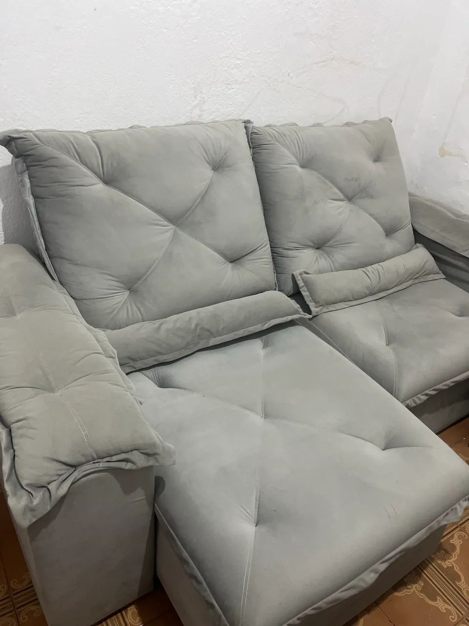 Sofá retrátil 2 lugares - R$900