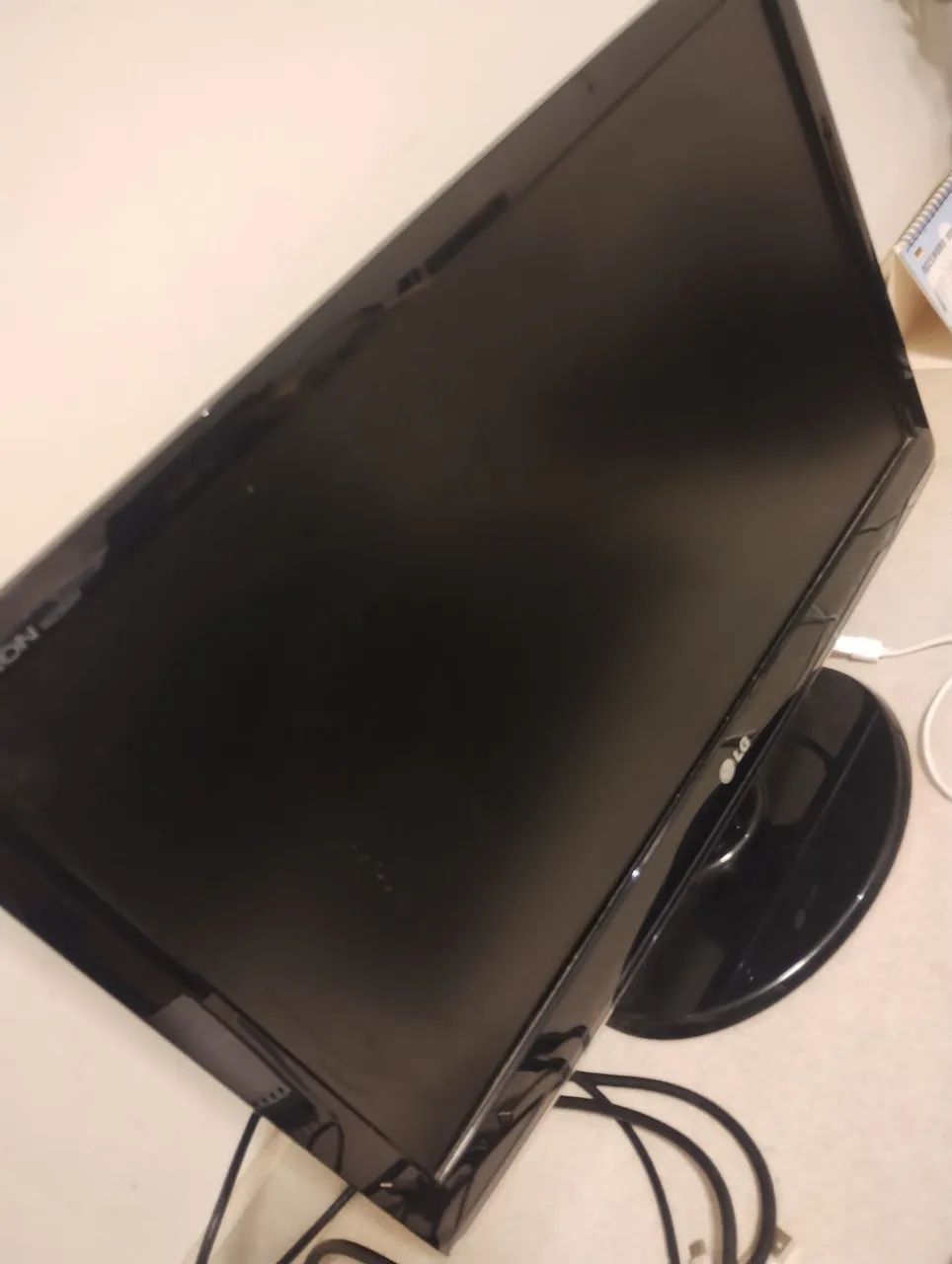LG Flatron w2353v - ótimo estado