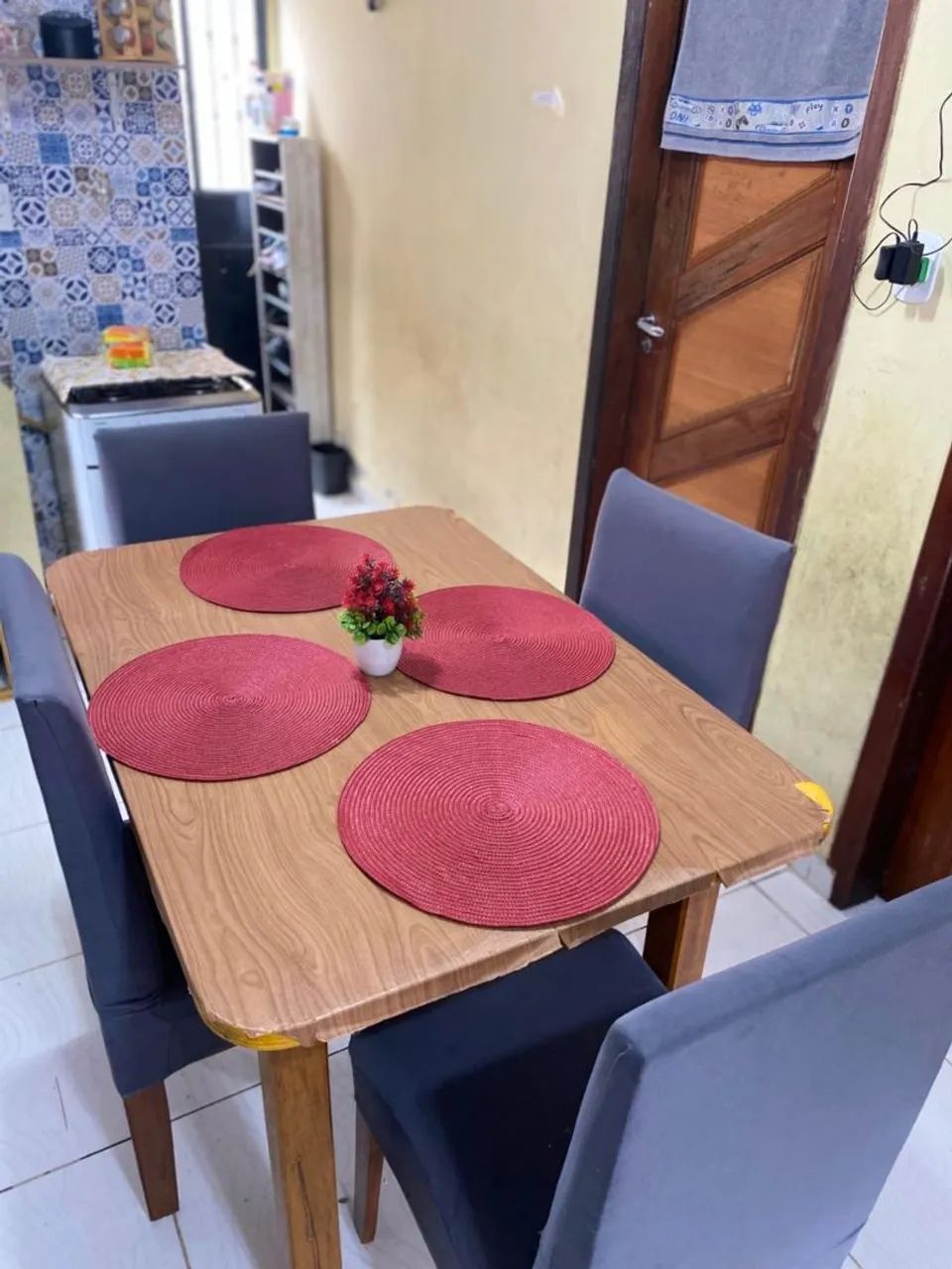 Mesa com 4 cadeiras acochoadas - Foto 3