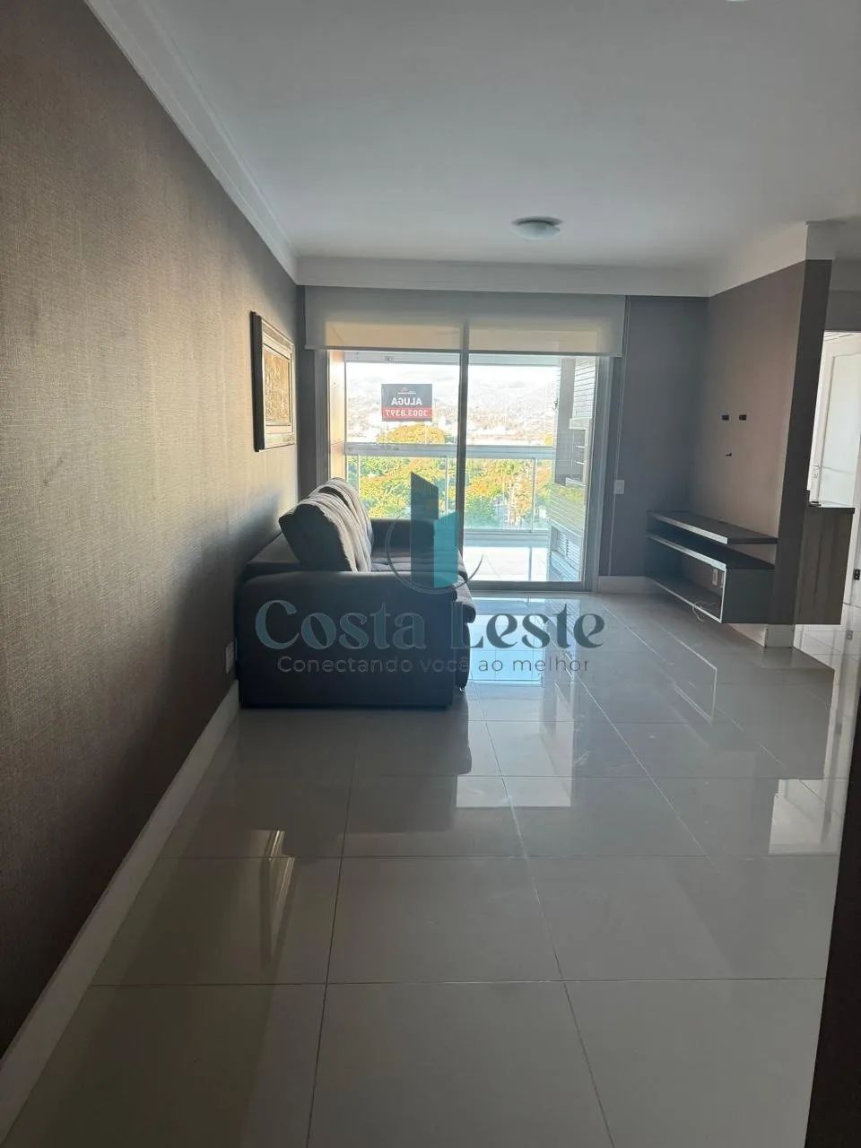 Excelente apartamento de 2 suítes na Agronômica