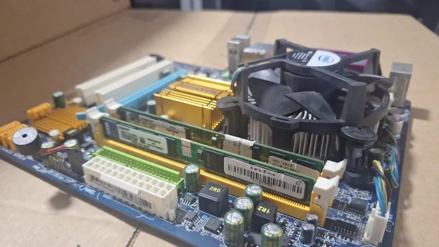 Kit G31M-S2C Core 2 Duo 4 GB DDR2