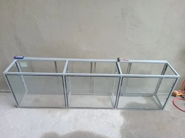 VITRINE EM FERRO E VIDRO - Foto 5