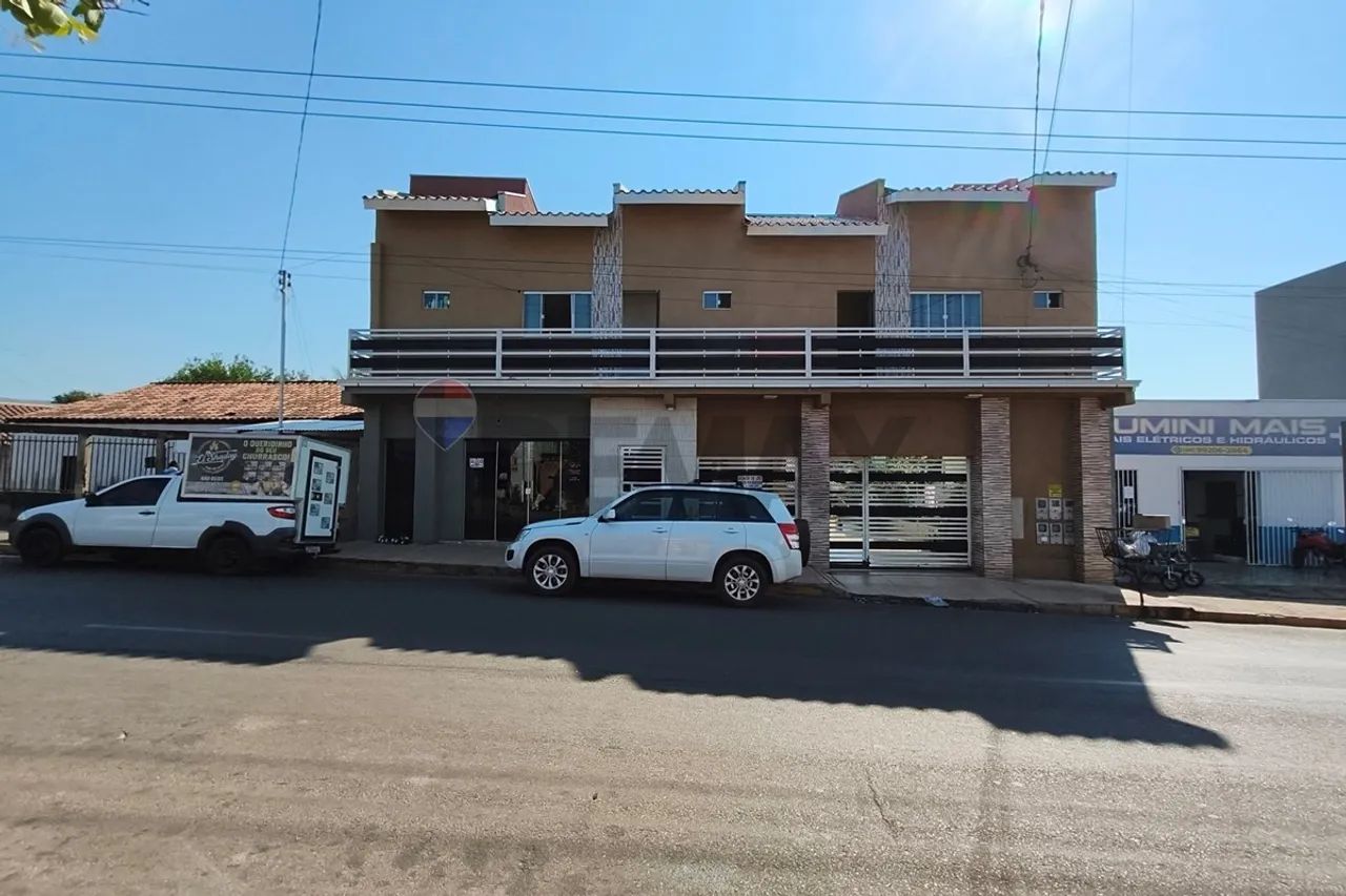 Prédio Comercial Versátil, 450m², em Barra do Garças