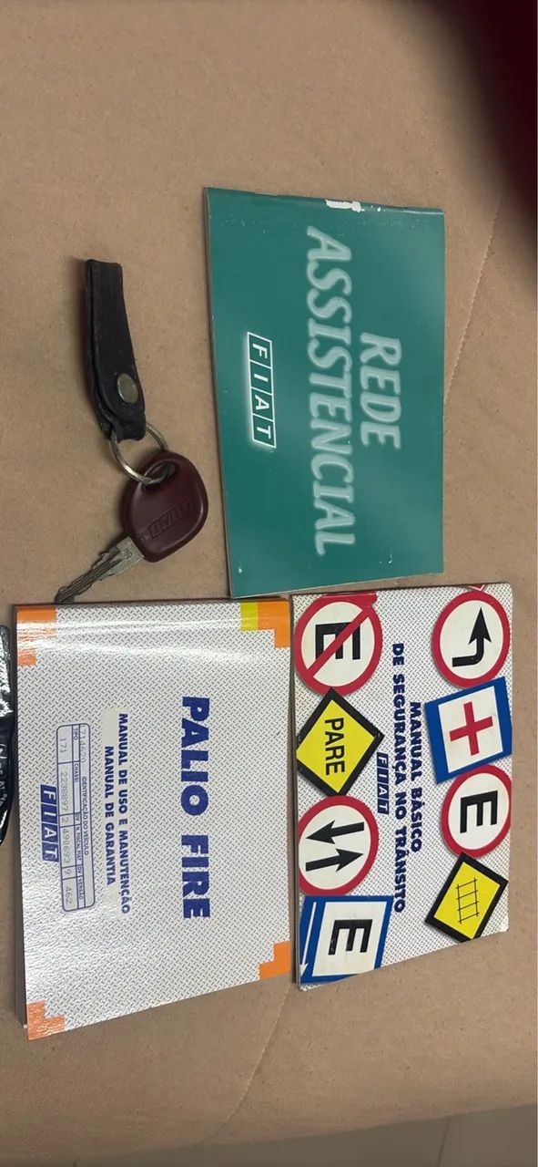 Vendo manual com chave reserva palio