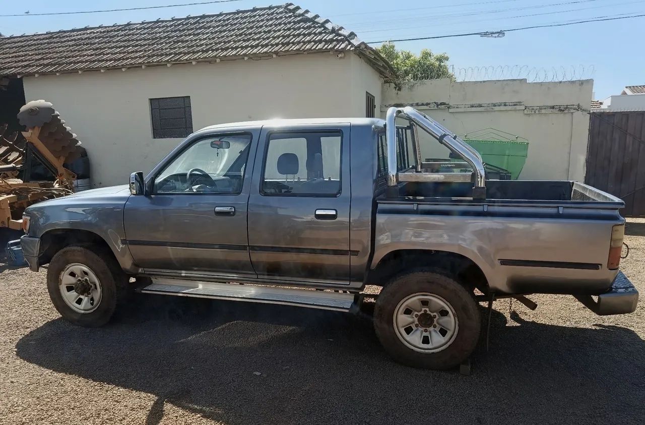 Toyota Hilux Hilux CD SR5 4x4 2.8 Diesel 1998