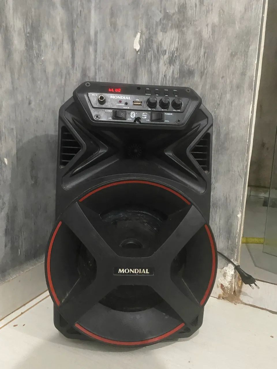 Vendendo caixa de som 