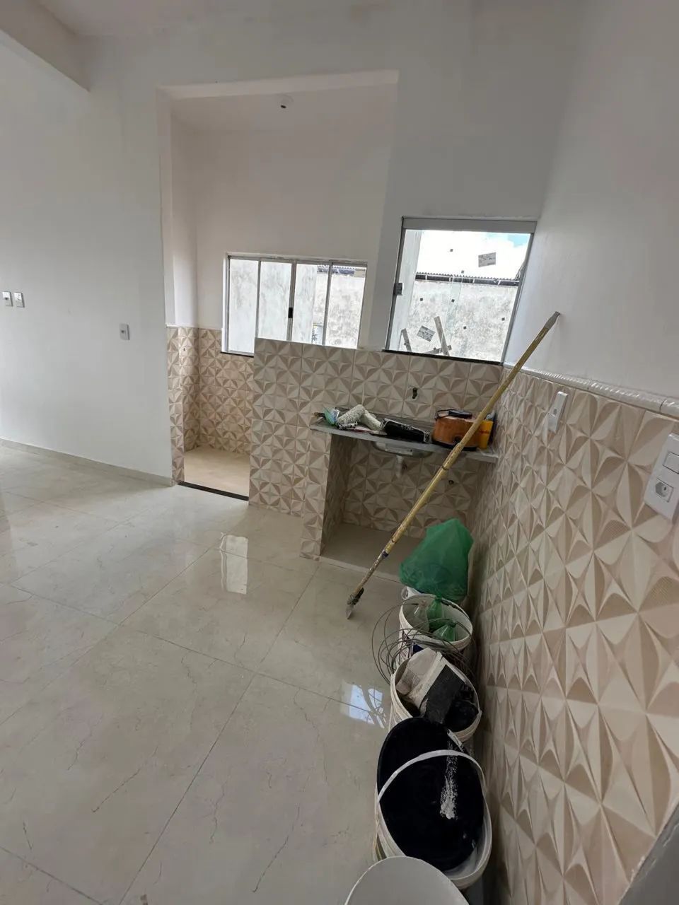 Alugo Apto de 1/4, espaçoso com sala, cozinha, área de serviço e sacada  - Foto 4
