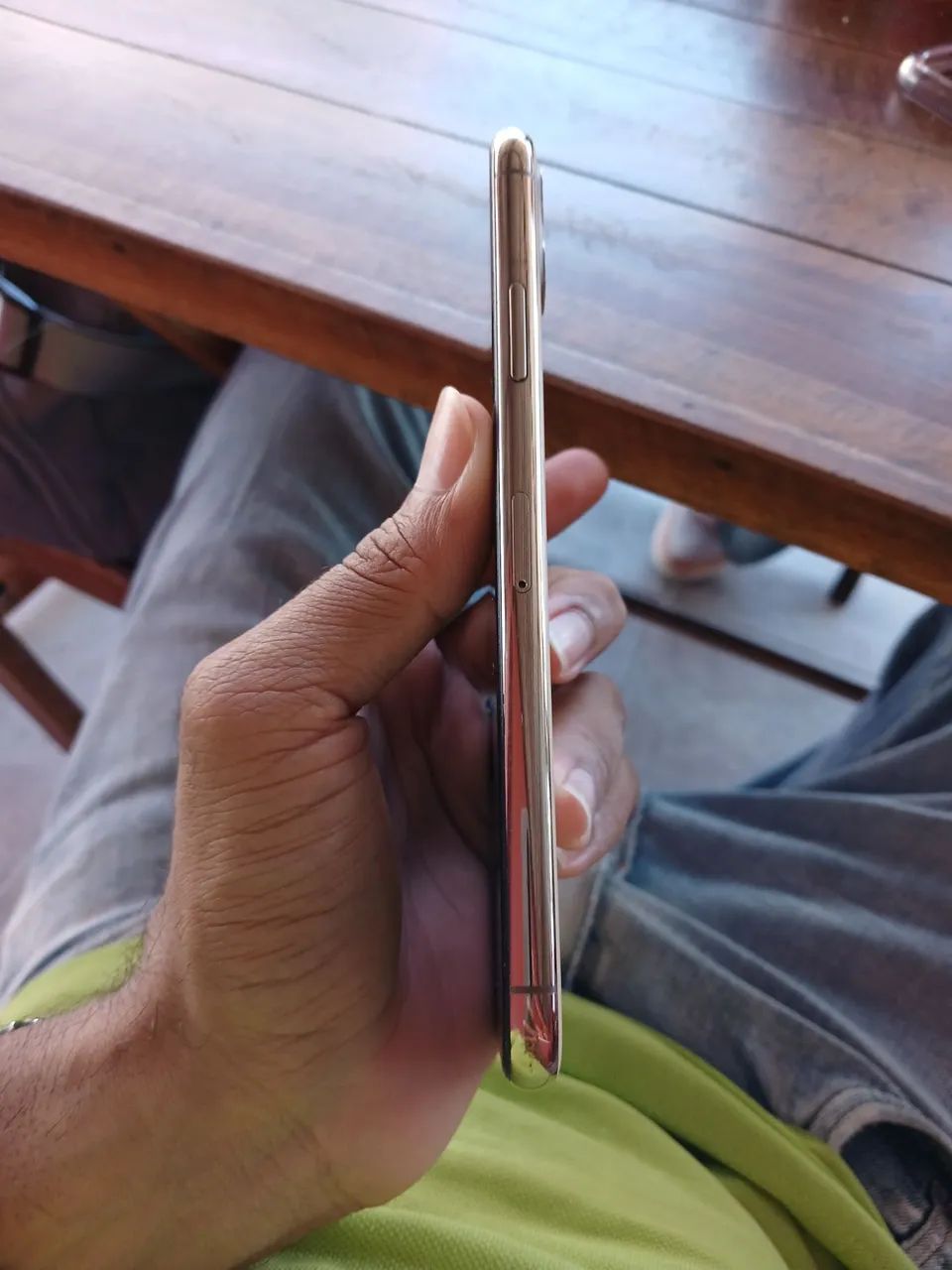 iPhone 11 Pro Max 256 Gigas Dourado - Foto 4