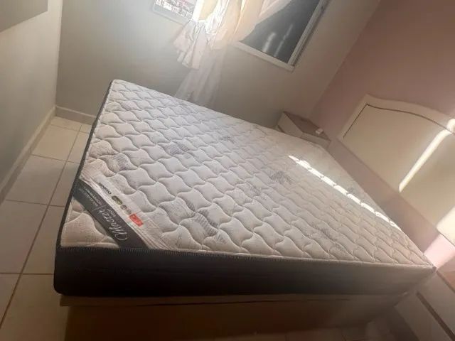 Vendo Cama-Box Casal Com Case e Solteiro