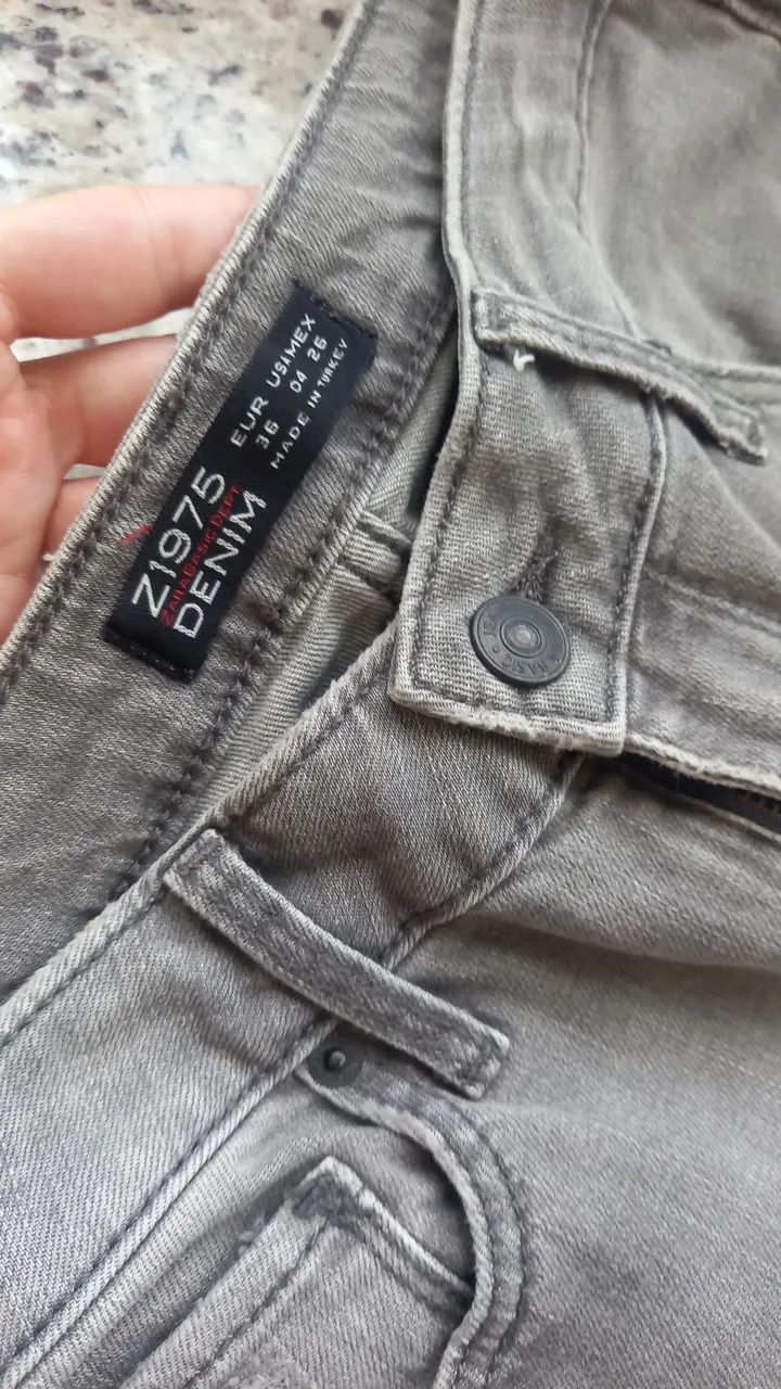 Calça jeans feminina cinza tamanho 38 - Foto 3