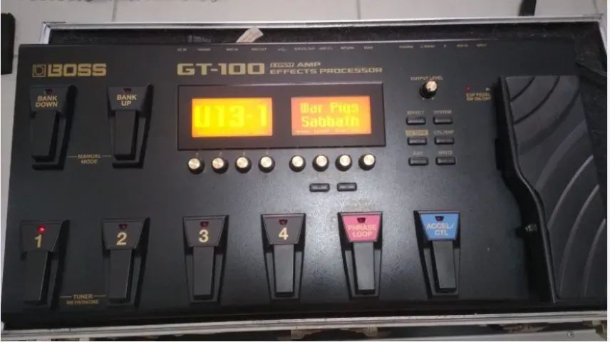 Pedaleira BOSS gt 100 com Hard Case
