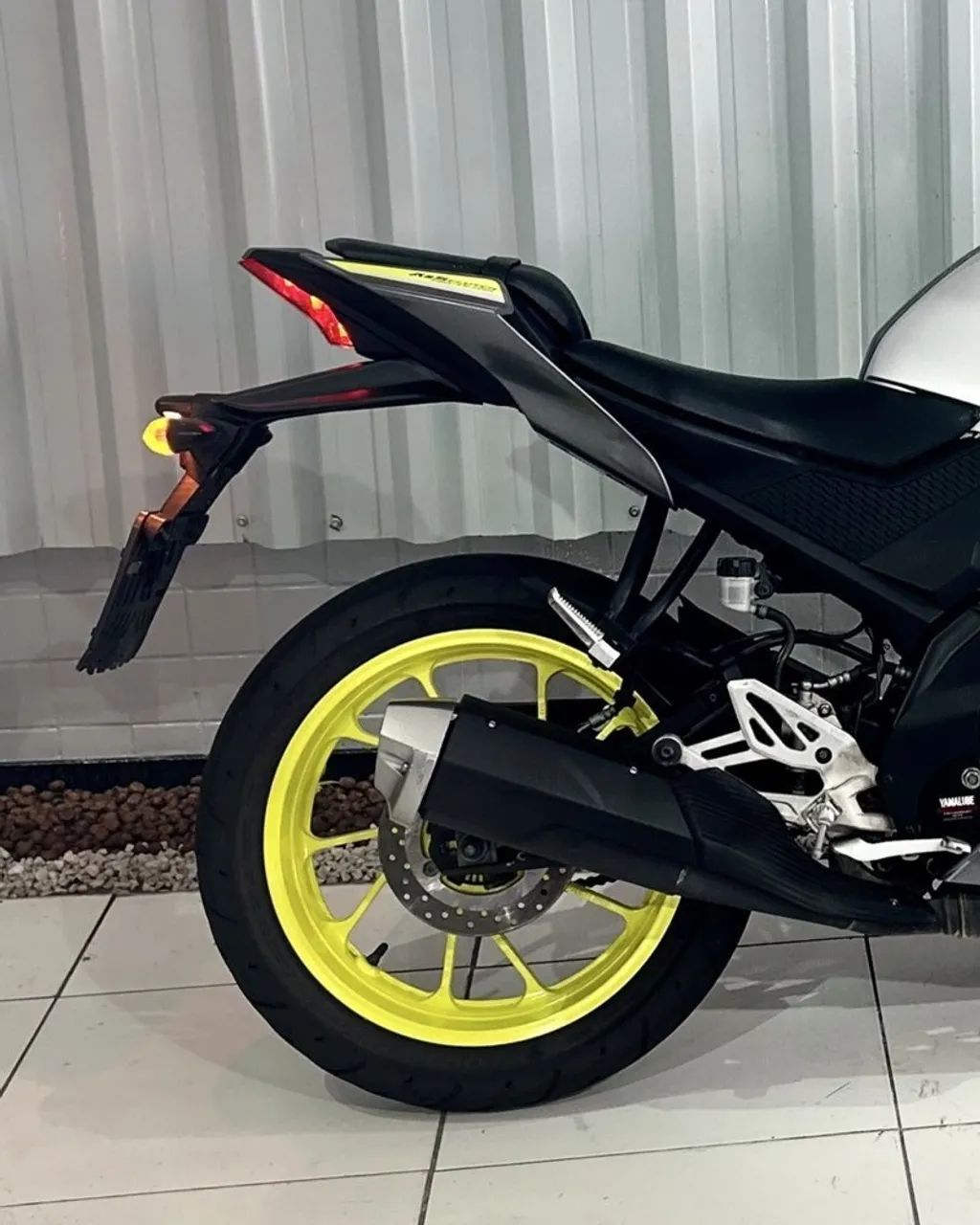Yamaha R 15 2024 - Foto 3