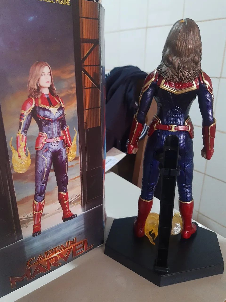 Figura boneco estatua Capitã Marvel Crazy toys 29 cm - Foto 4