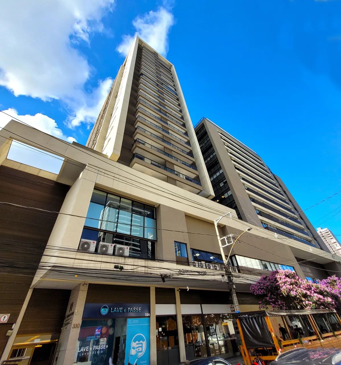 Apartamento de 1 quarto com varanda todo mobiliado no Le Quartier Granbery