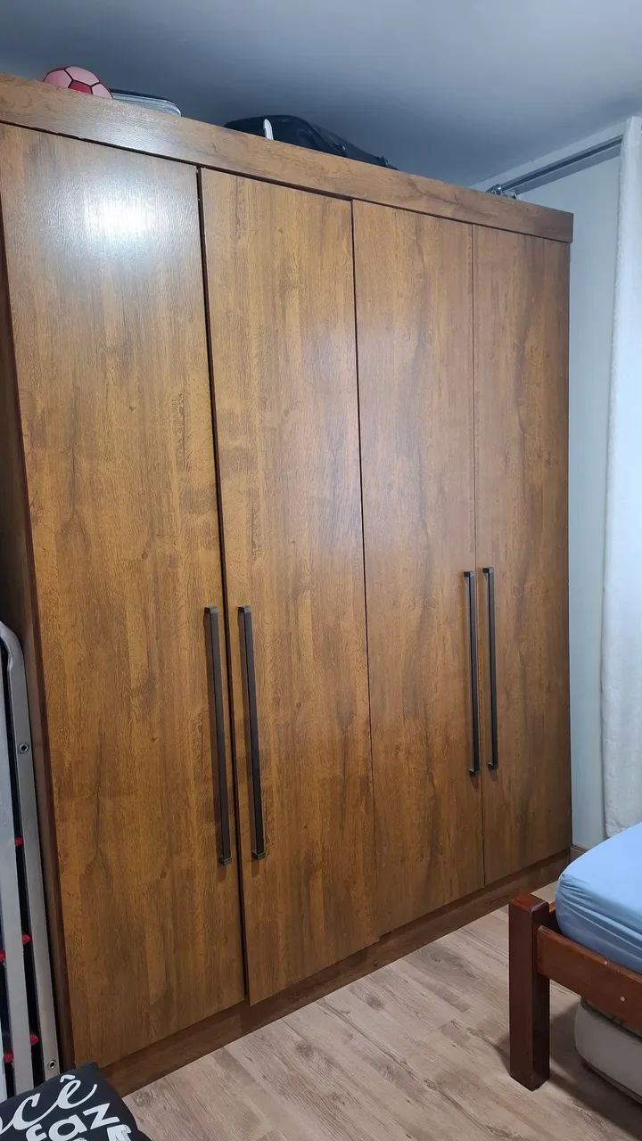 Guarda-roupas solteiro 