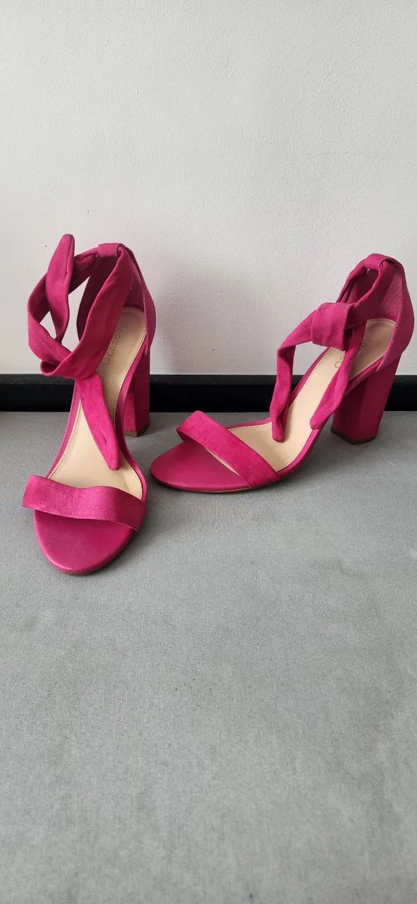 Sandálias Arezzo e Raphaella Booz - Foto 3