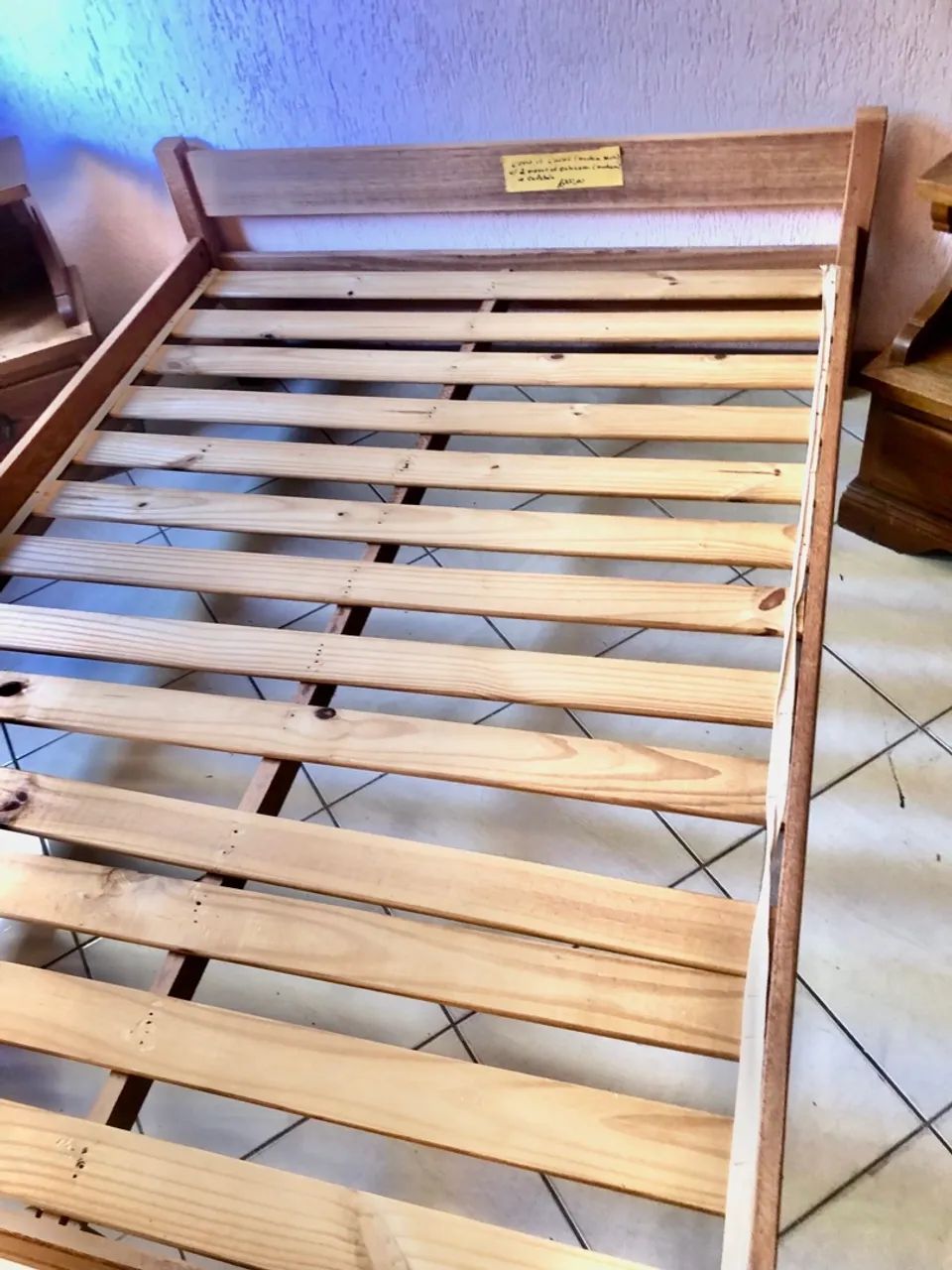 Vendo cama com o colchão casal - Foto 4