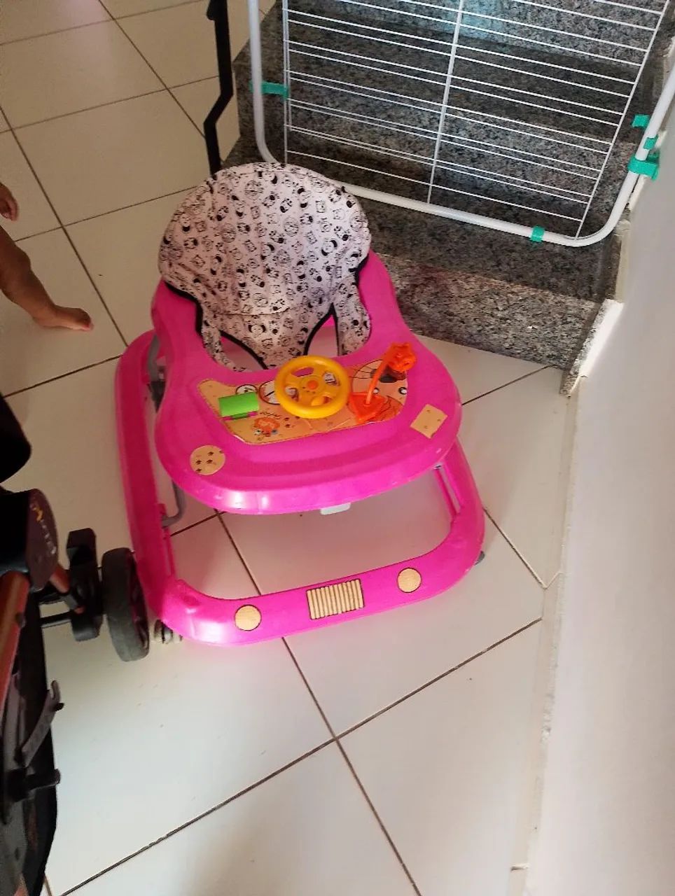  carrinho de bebê com bebe conforto  - Foto 4