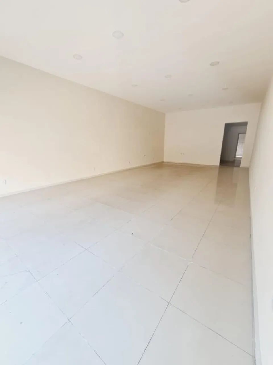Loja com 85m2 próximo a Cristóvão colombo... - Foto 4