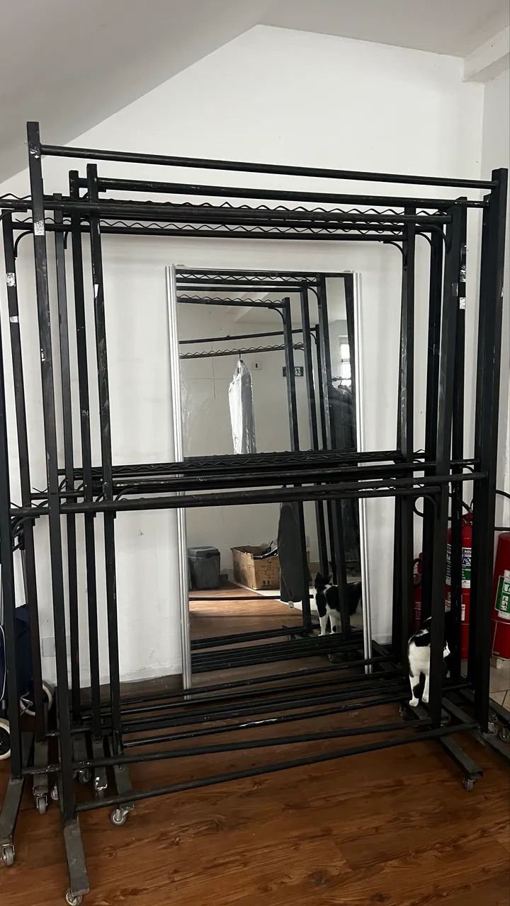 1 Arara de Ferro com rodinhas  - Foto 2