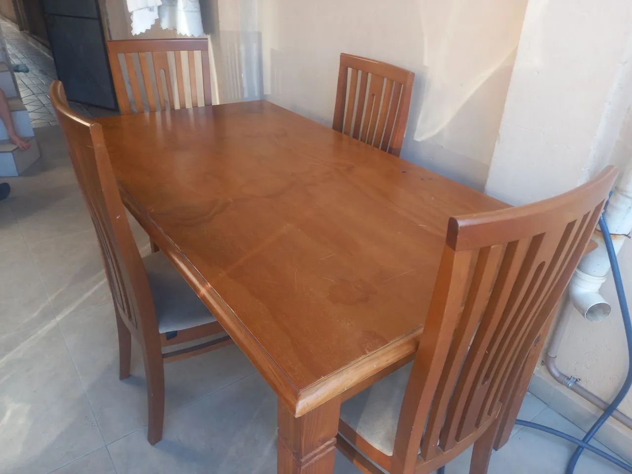Mesa de madeira 4 lugares  - Foto 4