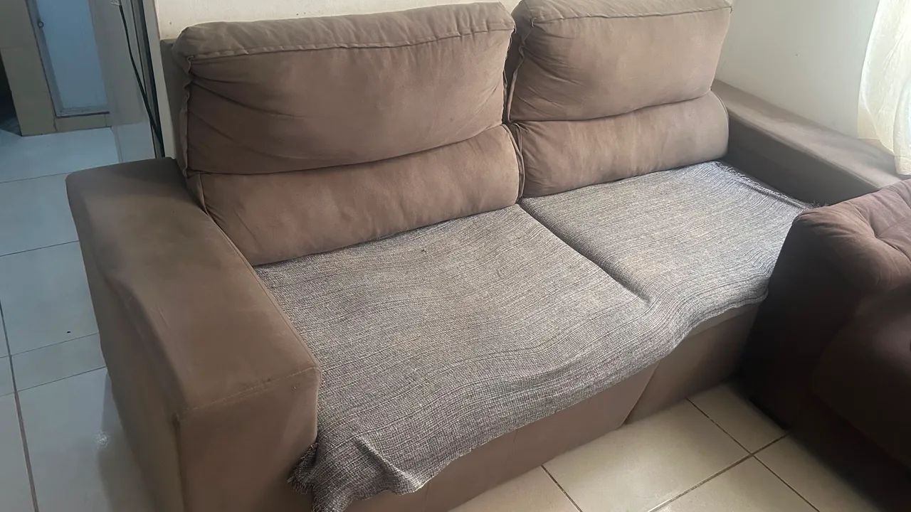Sofá retrátil com 2,20 cm de comprimento com pequenas avarias - Foto 3