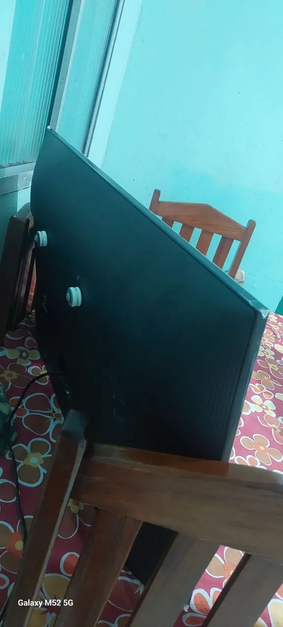 Vende-se uma TV da marca Samsung 32 polegadas semi nova na garantia bairro Mussurunga - Foto 3