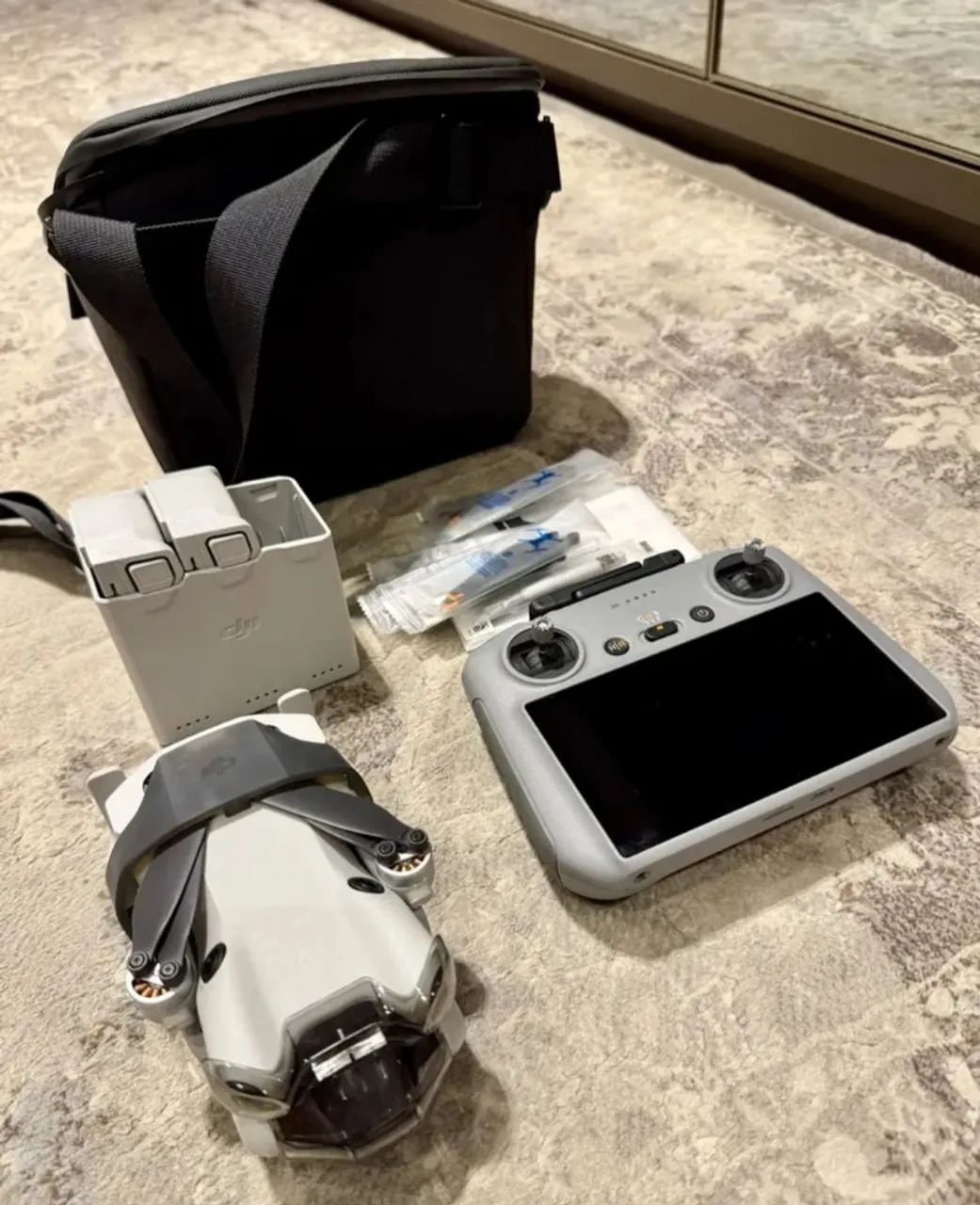 Drone DJI Mini 4 Pro Fly More Combo Plus