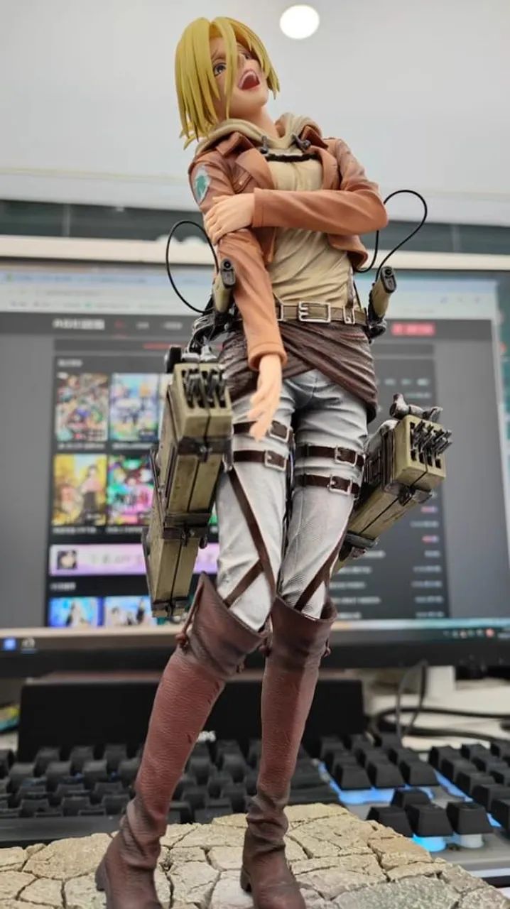 (SIMILAR) Figure Action Annie Leonhart AOT #Raro Bandai - Foto 2