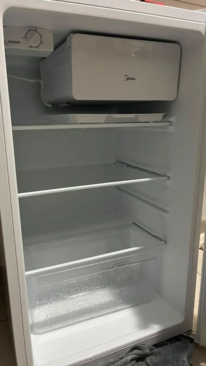 frigobar Midea 124 litros em perfeito estado - Foto 3