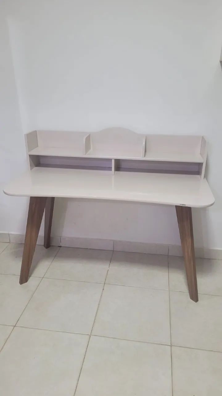 Mesa de estudos - Foto 2