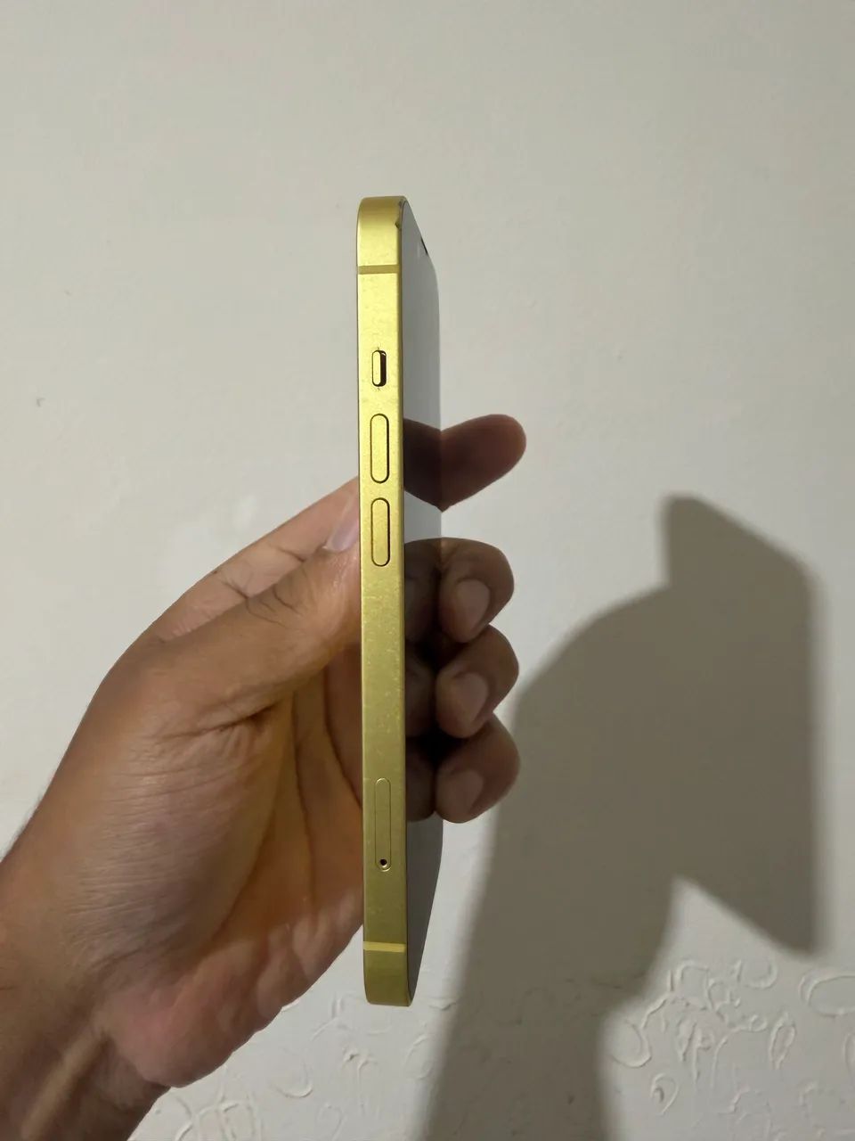 Vendo IPhone 14 Amarelo - Foto 4