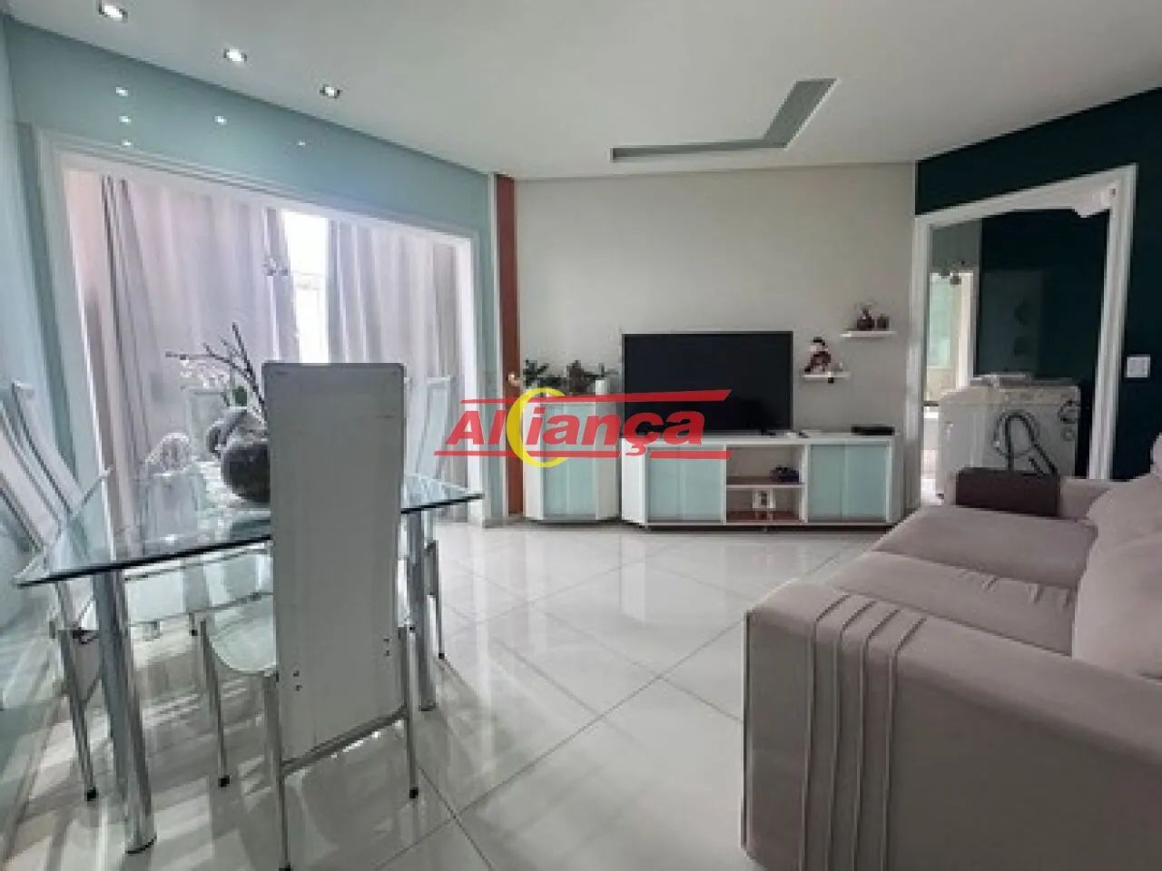 APARTAMENTO LINDO E CONFORTAVEL E ESPAÇOSO!! - Foto 3