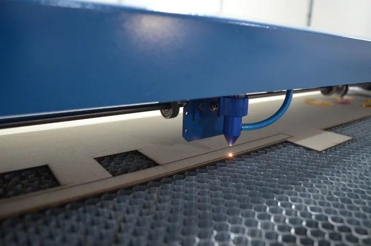 CNC M2 Co2 Laser - Área 900x1100 mm 40w Pico 60.  - Foto 4